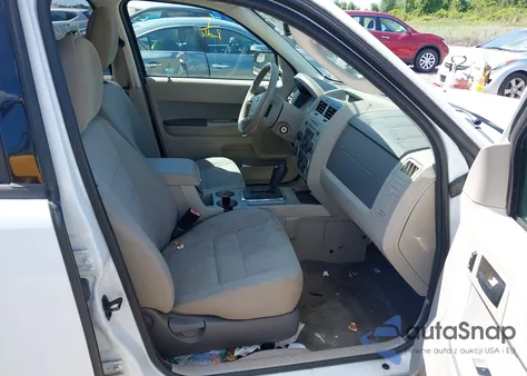 2012 Ford Escape Xlt z USA, uszkodzony, nr VIN 1FMCU9D72CKB92510